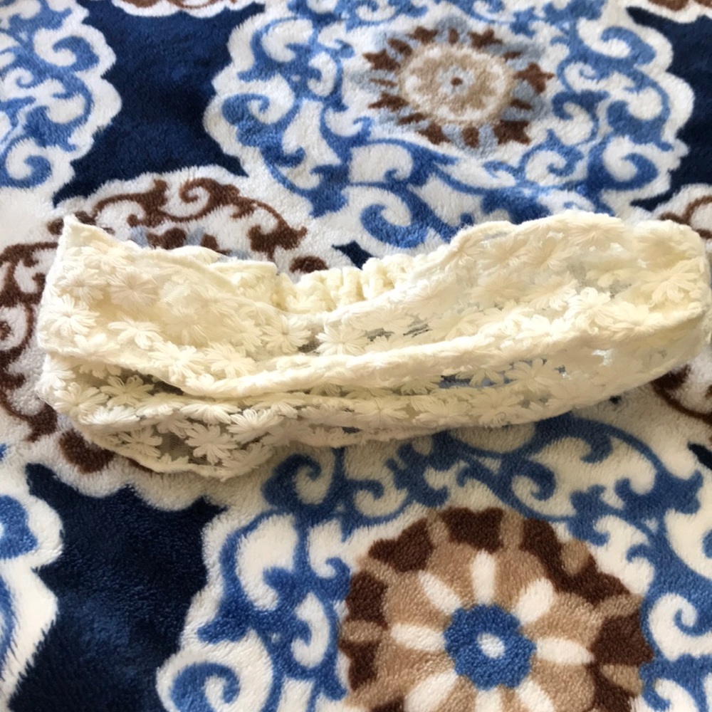 Lace headband
